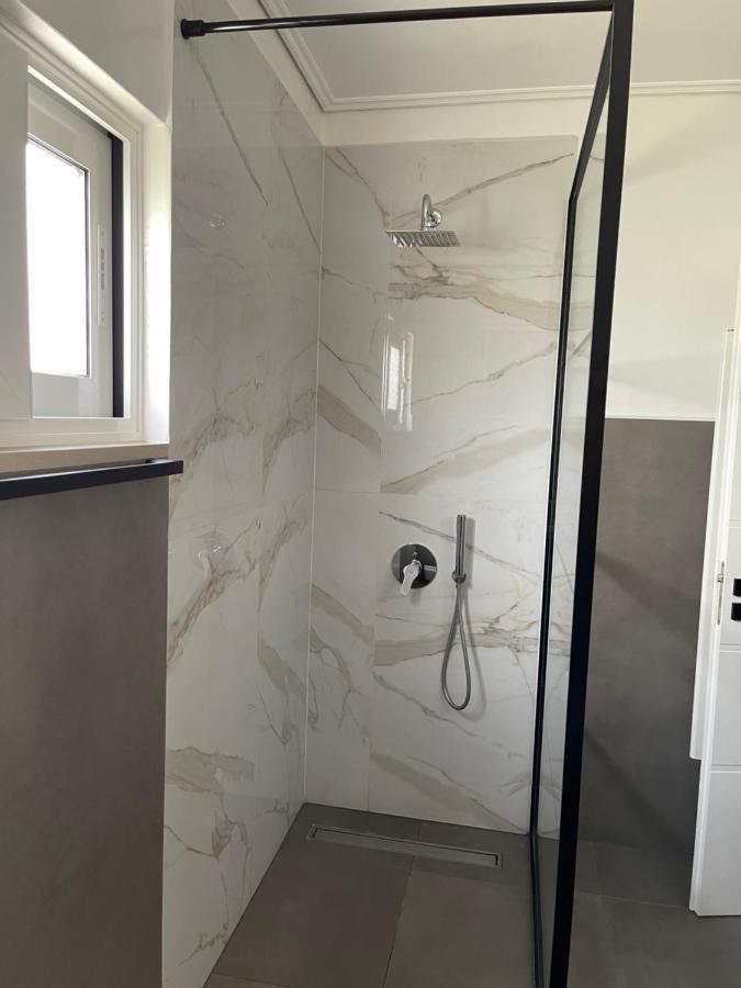 Novi'S Luxury Apartment 1 Gjirokastër 外观 照片